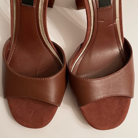 WHBM SUEDE TASSEL CHUNKY HEELS - Picture 9 of 12